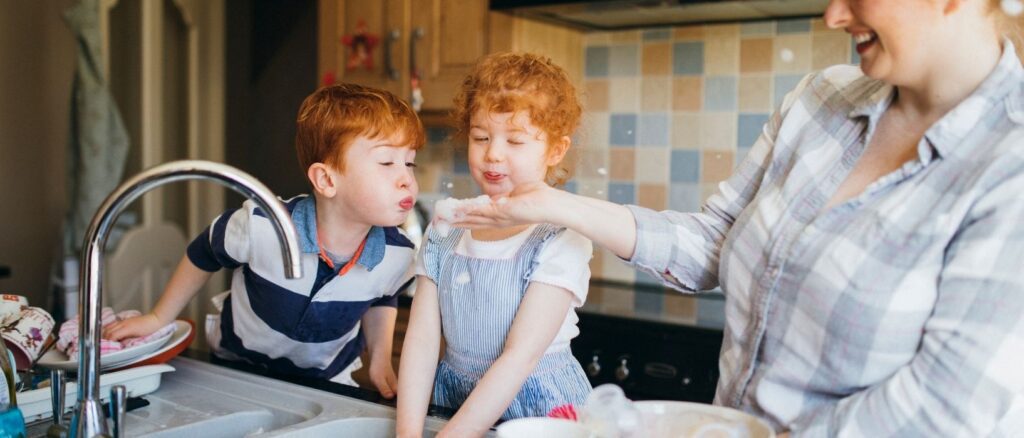 Dish washing header
