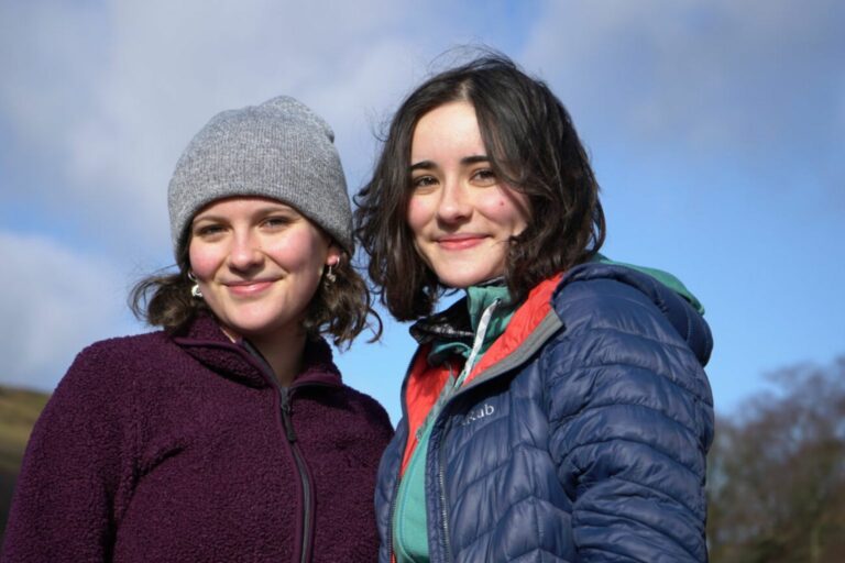 Teenagers Fighting Climate - Amy and Ella Meek