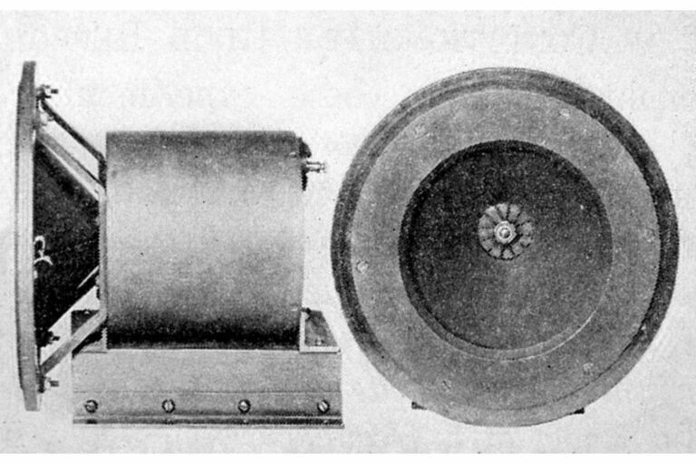 Sustainable Speaker The first commercial version of the speaker from 1926 was sold with the RCA Radiola receiver