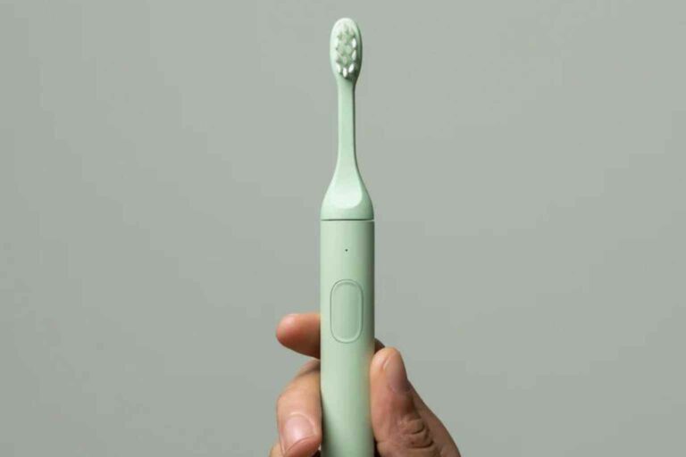 Sustainable Toothbrushes - Suri electric brushes use recyclable plant-based heads and bristles
