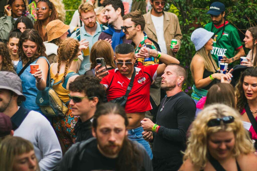 Green Island Festival has teamed up with Play It Green to repair nature with every ticket sold