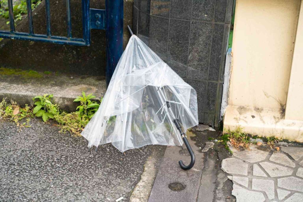 Sustainable Umbrellas - Most modern umbrellas are built to break, meaning you need a new one, spend more, use more resources and generate more waste